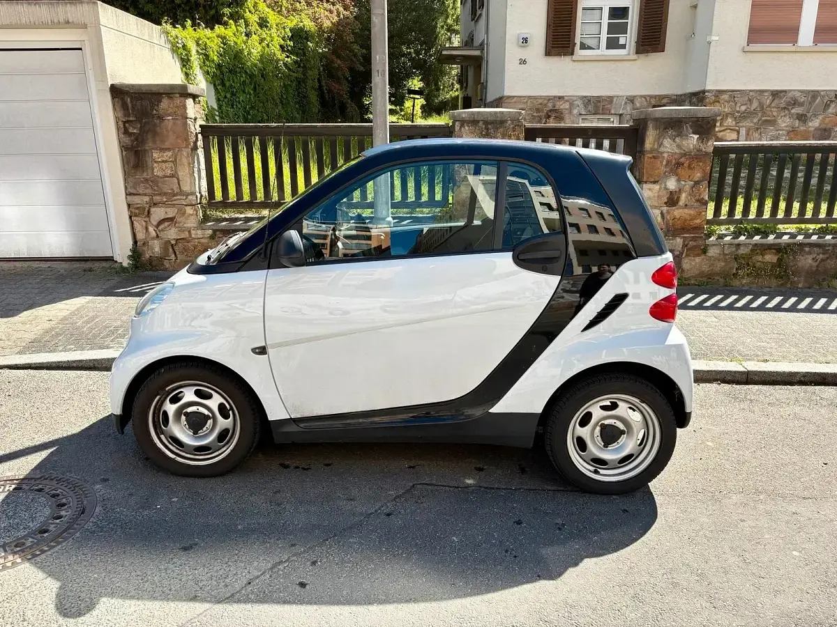 Gebraucht Smart ForTwo Coupé 61 PS (44 kW) 2012 Weiß Coupé