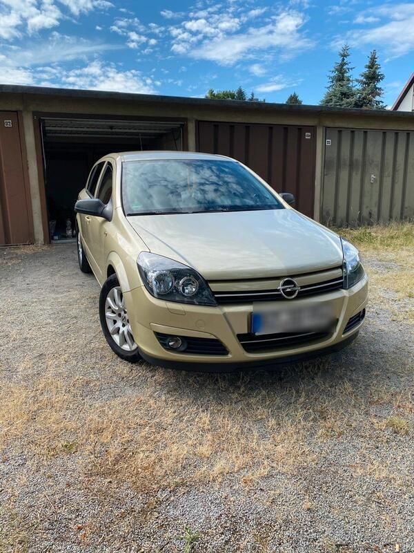 Gold Gebraucht 2004 Opel Astra Kleinwagen | 2.250 € - Bild 1/4
