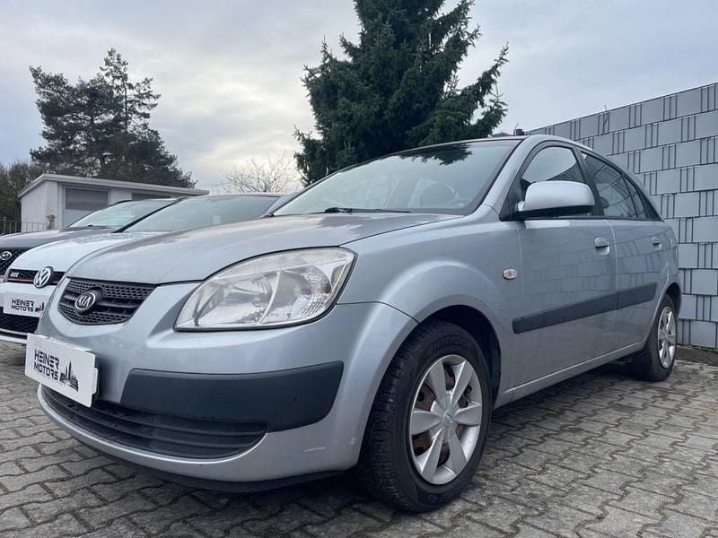 Gebraucht Kia Rio EX 97 PS (71 kW) 2007 Silber Limousine