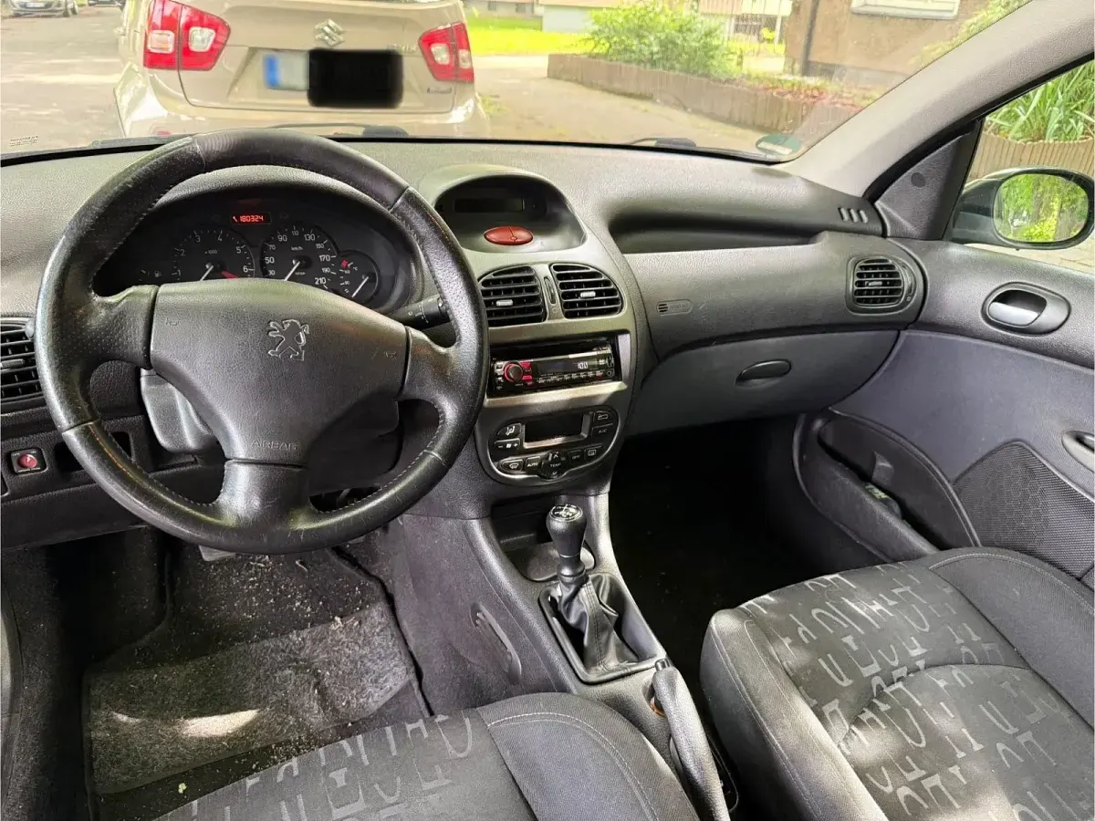 Gebraucht Peugeot 206 75 PS (55 kW) 2002 Schwarz Limousine