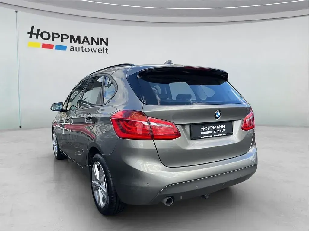 Gebraucht BMW 218 Active Tourer Basis 136 PS (100 kW) 2015 Silber Van / Kleinbus