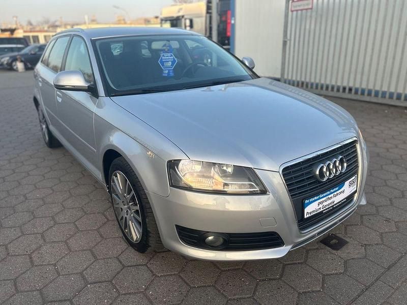 Gebraucht Audi A3 Attraction 125 PS (91 kW) 2010 Silber Kleinwagen
