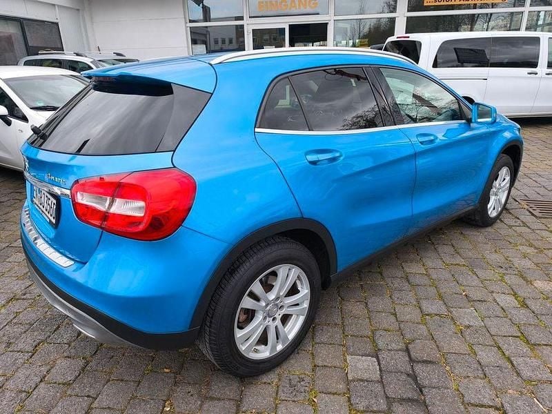 Gebraucht Mercedes GLA250 211 PS (155 kW) 2015 Blau SUV