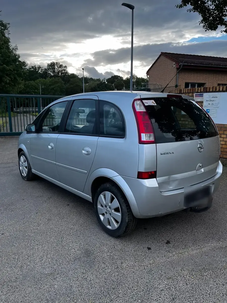 Używany Opel Meriva 100 KM (73 kW) 2004 Srebrny Minivan
