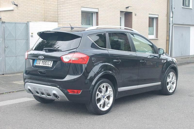 Gebraucht Ford Kuga Individual 163 PS (119 kW) 2012 Schwarz SUV