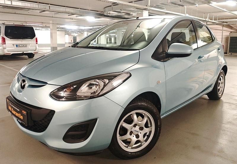 Blau Gebraucht 2011 Mazda 2 Kleinwagen | 7.699 € (Etwas zu teuer) - Bild 1/4
