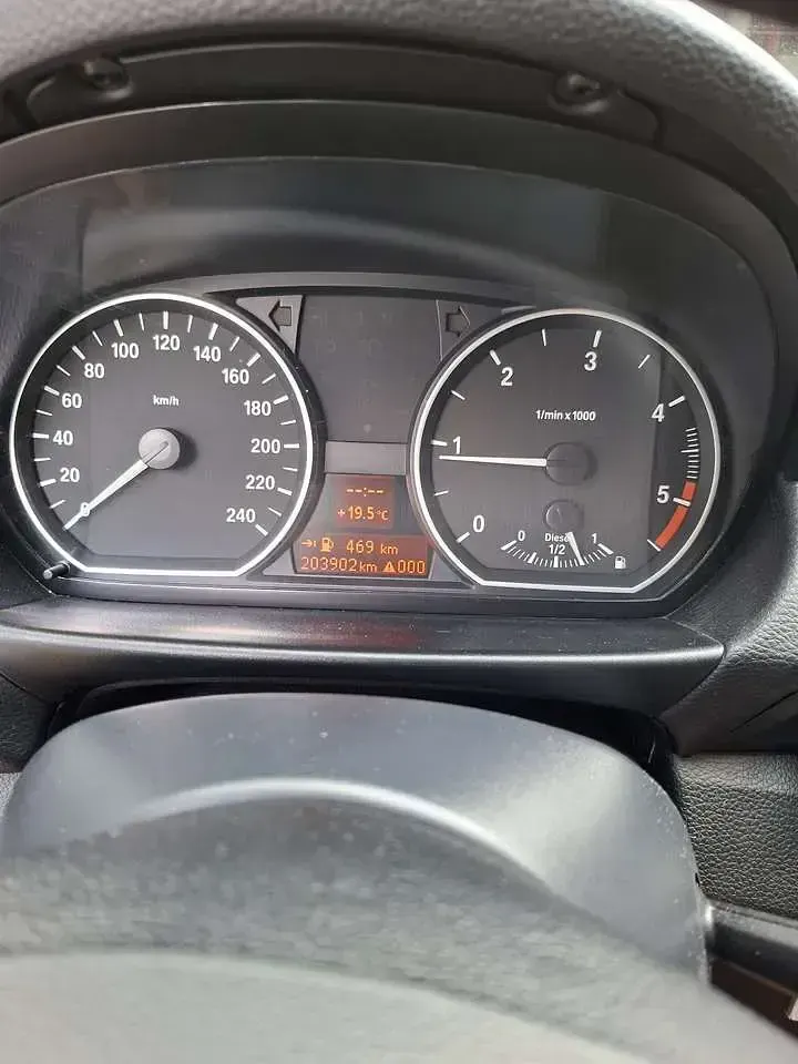 Używany BMW 118 143 KM (105 kW) 2009 Biały Hatchback