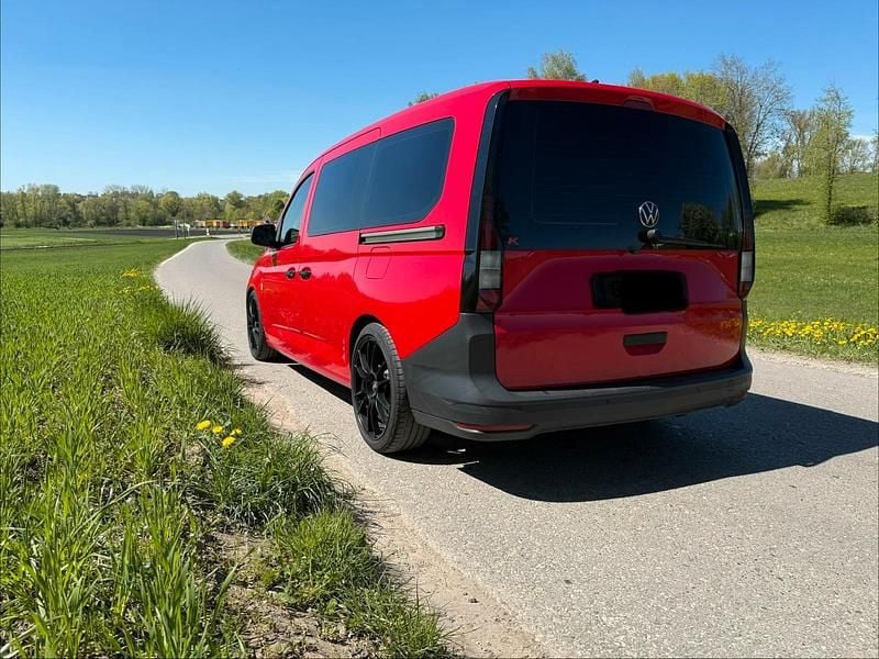 Second-hand VW Caddy Maxi 122 CP (89 kW) 2021 Roșu Monovolum