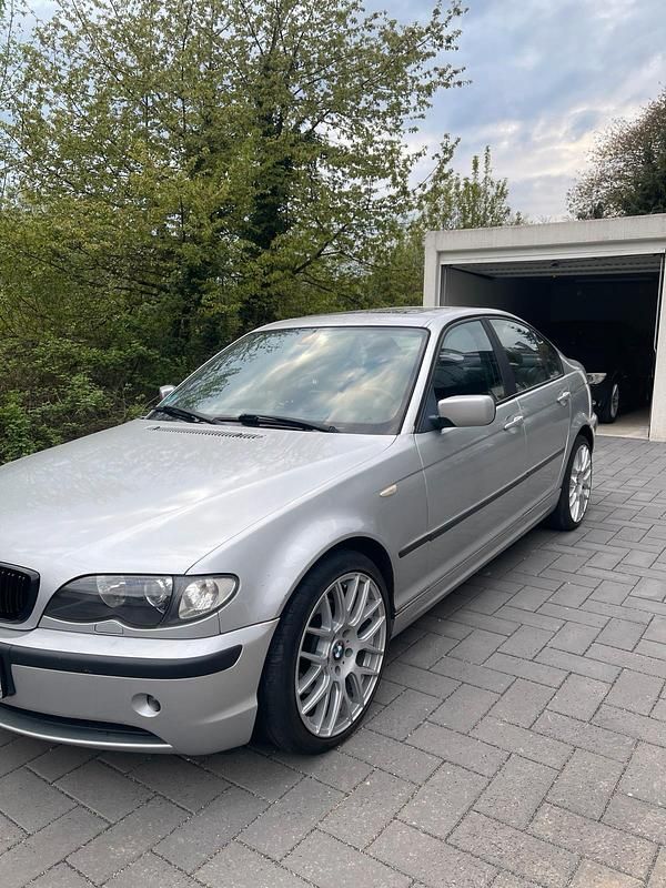 Second-hand BMW 320 150 CP (110 kW) 2003 Argintiu Berlinǎ