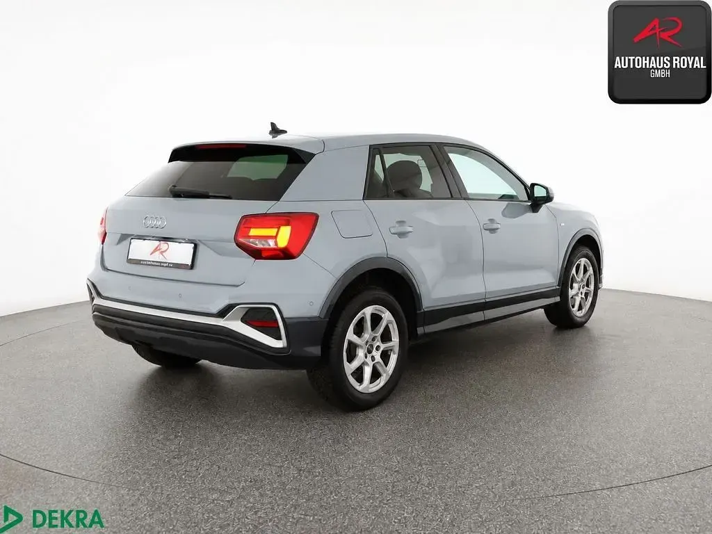 Gebraucht Audi Q2 S-Line 150 PS (110 kW) 2024 Grau SUV
