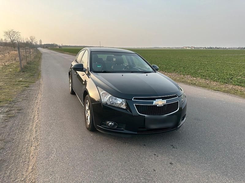 Gebraucht Chevrolet Cruze LS 124 PS (91 kW) 2011 Schwarz Limousine