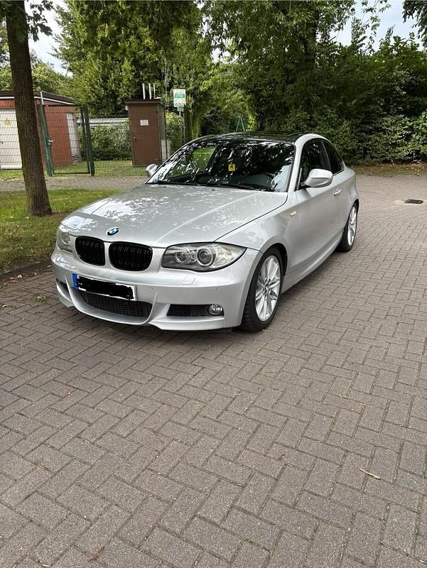 Silber Gebraucht 2010 BMW 123 Coupé M Sport Coupé | 10.000 € (Teuer) - Bild 1/4