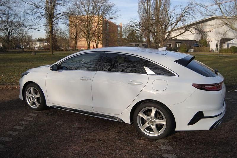 Gebraucht Kia ProCeed GT 136 PS (100 kW) 2019 Weiß Limousine