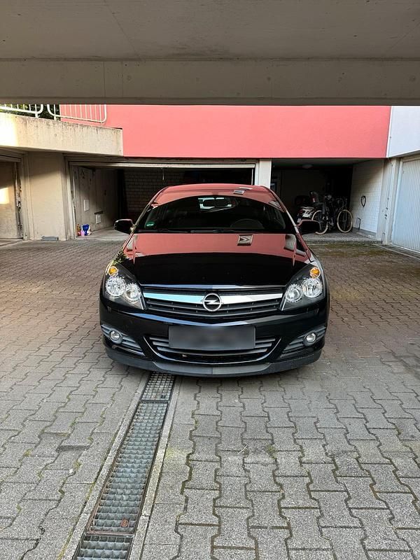 Gebraucht Opel Astra GTC 140 PS (102 kW) 2006 Schwarz Kleinwagen