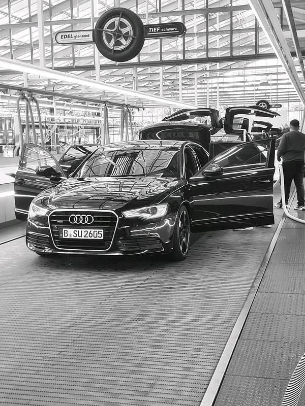 Schwarz Gebraucht 2011 Audi A6 S-Line Limousine | 10.999 € (Fairer Preis) - Bild 1/4