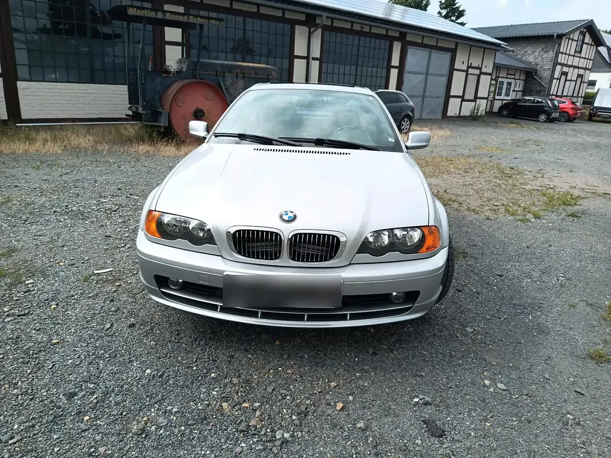 Gebraucht BMW 320 150 PS (110 kW) 1999 Silber Coupé