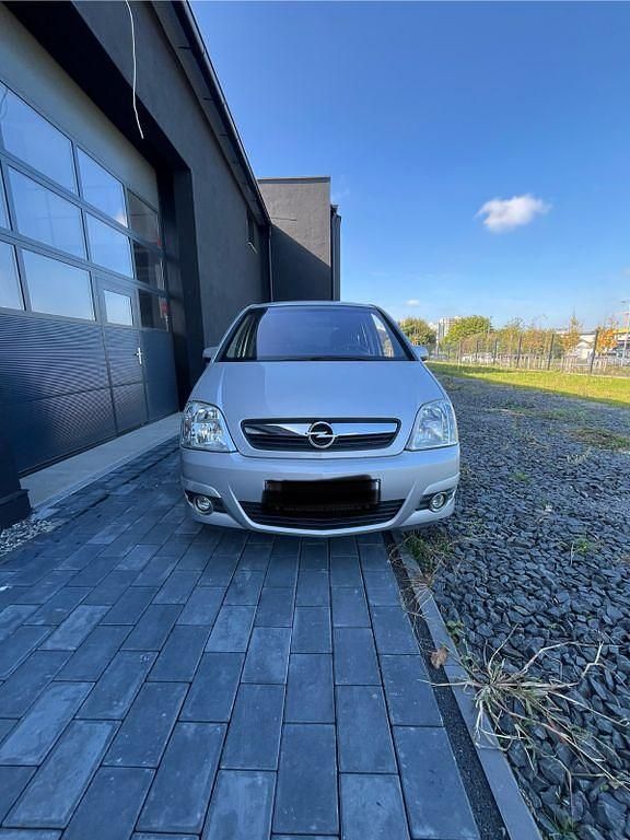 Silber Gebraucht 2006 Opel Meriva Van / Kleinbus | 2.500 € (Fairer Preis) - Bild 1/4