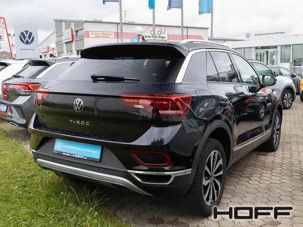 Second-hand VW T-Roc Style 150 CP (110 kW) 2023 Negru SUV