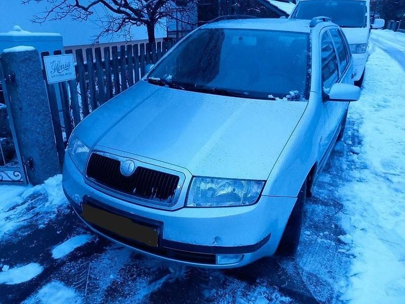 Grau Gebraucht 2003 Skoda Fabia Comfort Kombi | 500 € (Guter Preis) - Bild 1/4