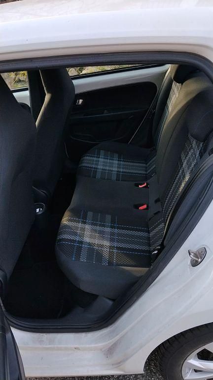 Gebraucht VW up! CLUB 60 PS (44 kW) 2016 Weiß Kleinwagen