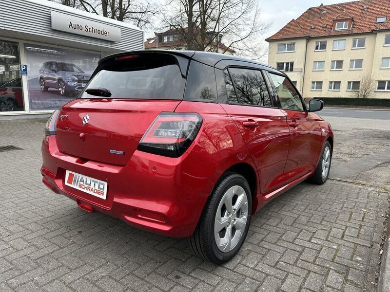 Neu Suzuki Swift Comfort 83 PS (61 kW) 2025 Rot Kleinwagen