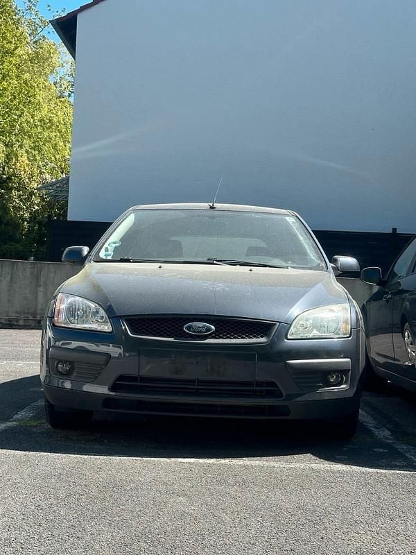 Gebraucht Ford Focus 90 PS (66 kW) 2006 Grau Coupé