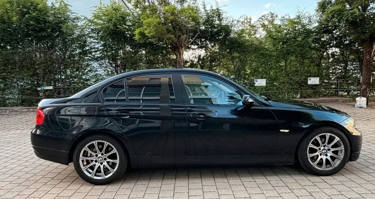 Gebraucht BMW 320 163 PS (119 kW) 2006 Schwarz Limousine