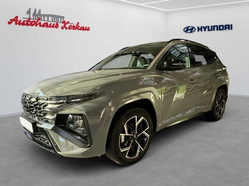Shadow grey uni Neu 2025 Hyundai Tucson N Line SUV | 49.900 € (Teuer) - Bild 1/4