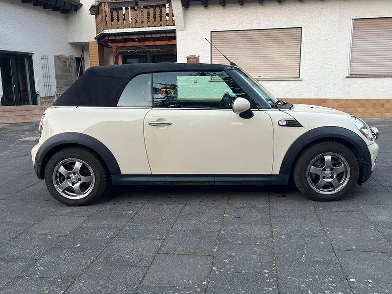 Gebraucht Mini Cooper Cabriolet 120 PS (88 kW) 2009 Weiß Cabrio