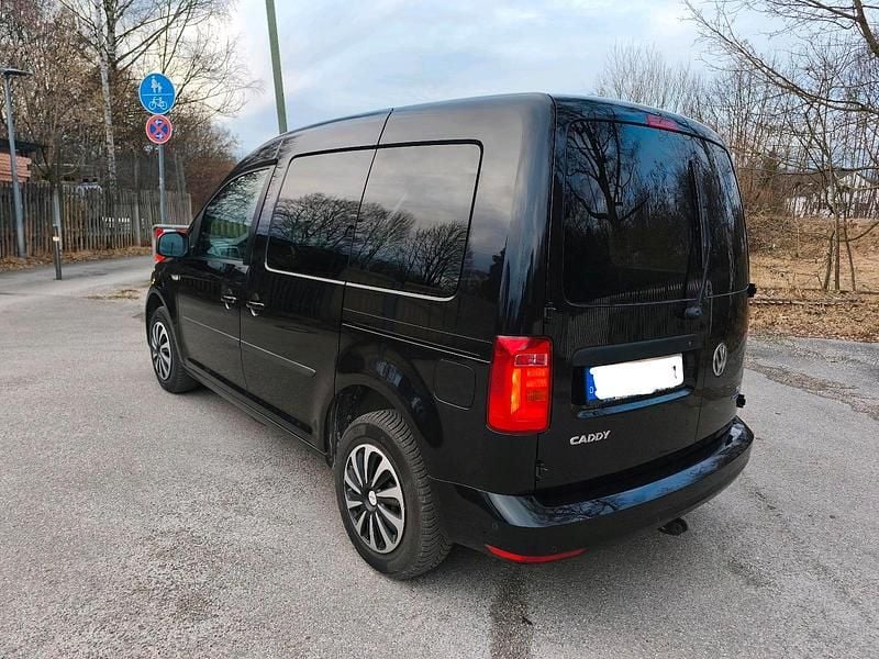 Gebraucht VW Caddy Trendline 110 PS (80 kW) 2018 Schwarz Van / Kleinbus