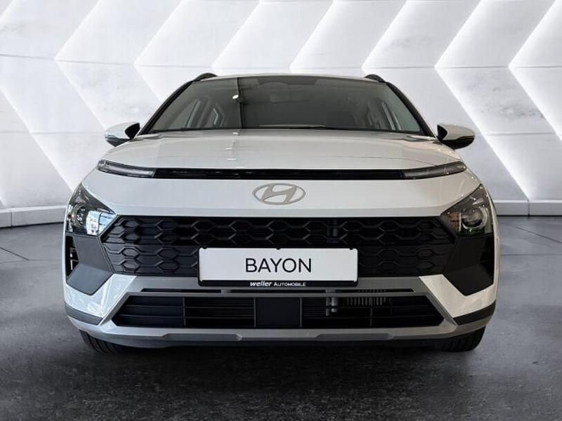 Neu Hyundai Bayon Select 101 PS (74 kW) 2025 Weiss SUV