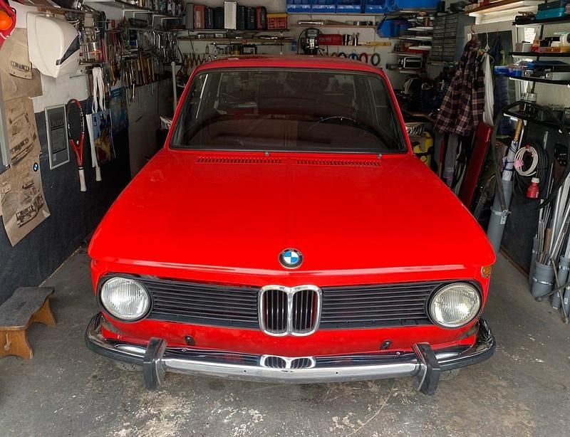 Rot Gebraucht 1975 BMW 1502 Limousine | 12.900 € - Bild 1/4