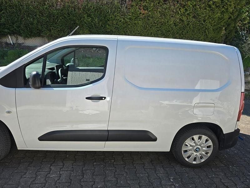 Gebraucht Opel Combo 110 PS (80 kW) 2020 Weiß Van / Kleinbus