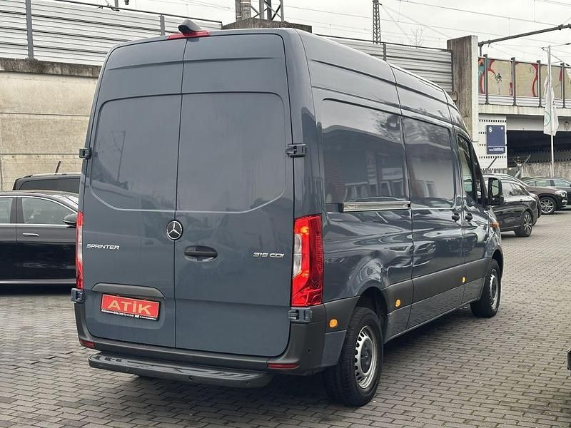 Gebraucht Mercedes Sprinter 150 PS (110 kW) 2024 Amazon dunkelgrau (metallic) Van