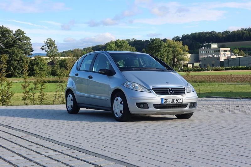 Silber Gebraucht 2006 Mercedes A180 Kleinwagen | 2.600 € (Fairer Preis) - Bild 1/4