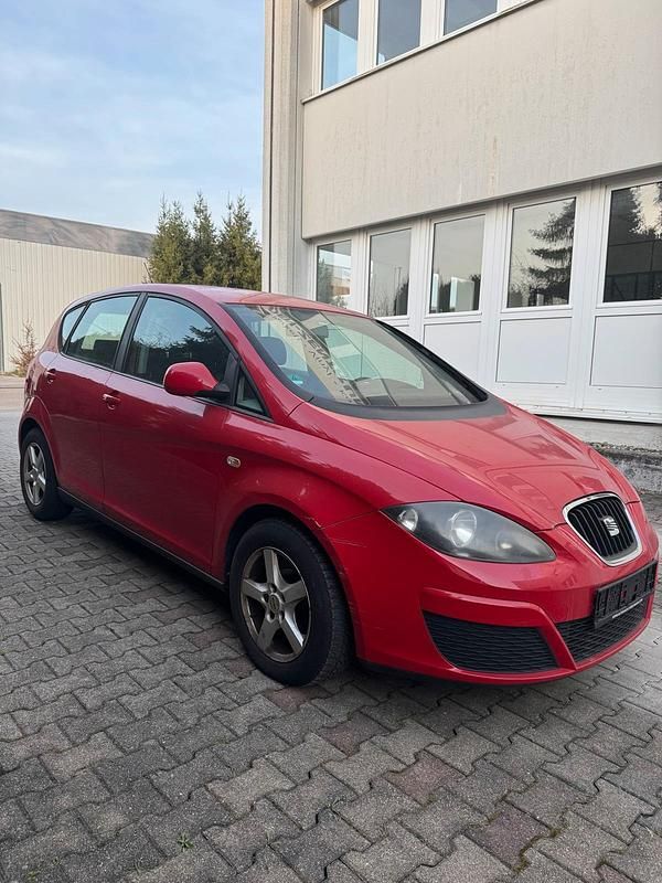 Gebraucht Seat Altea 125 PS (91 kW) 2011 Rot Limousine