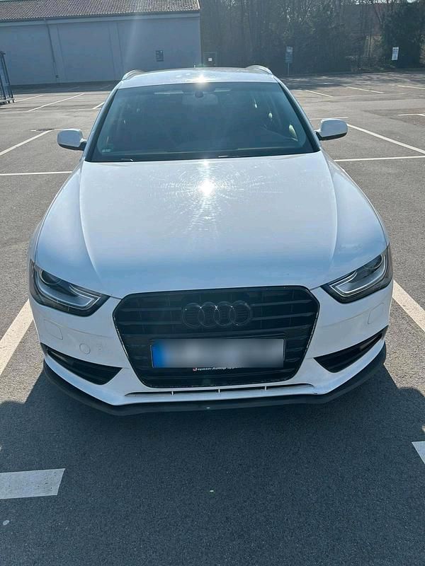 Gebraucht Audi A4 143 PS (105 kW) 2012 Weiß Kombi