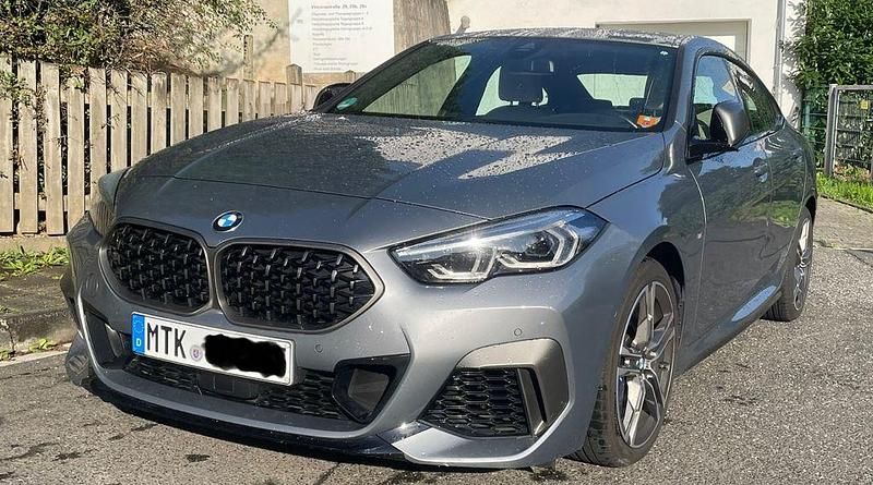Grau Gebraucht 2023 BMW M235 Performance Coupé | 36.250 € (Fairer Preis) - Bild 1/4