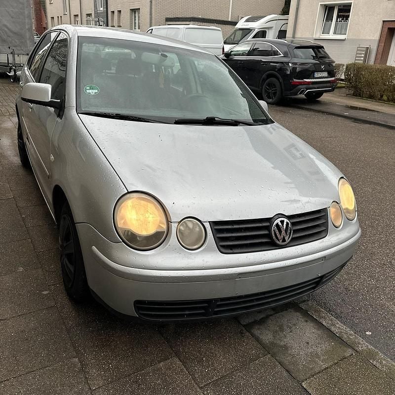 Gebraucht VW Polo 65 PS (47 kW) 2004 Silber Kleinwagen