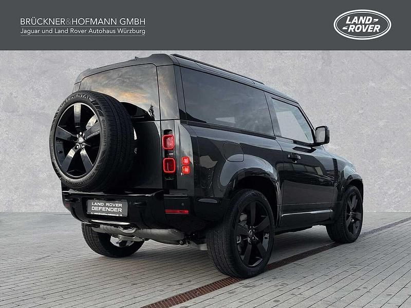 Neu Land Rover Defender SE Dynamic 304 PS (223 kW) 2025 Carpathian grey