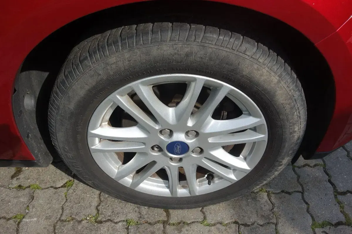 Gebraucht Ford Focus Titanium 150 PS (110 kW) 2012 Rot Kombi