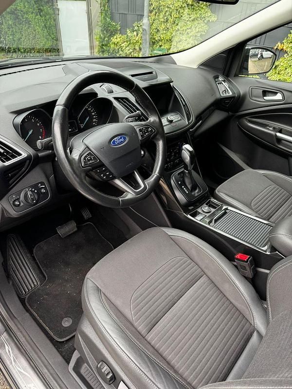 Używany Ford Kuga Trend 182 KM (133 kW) 2017 Czarny SUV