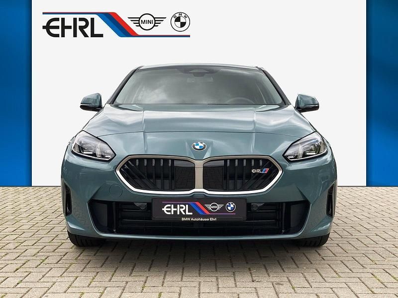 Neu BMW 120 Performance 170 PS (125 kW) 2025 Grün Kleinwagen