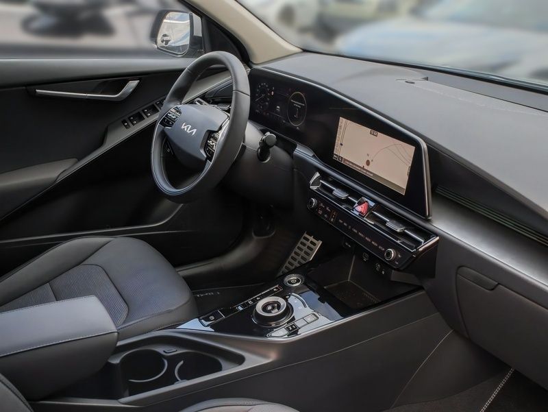 Grau Gebraucht 2024 Kia e-Niro SUV | 35.750 € (Etwas zu teuer) - Bild 1/1