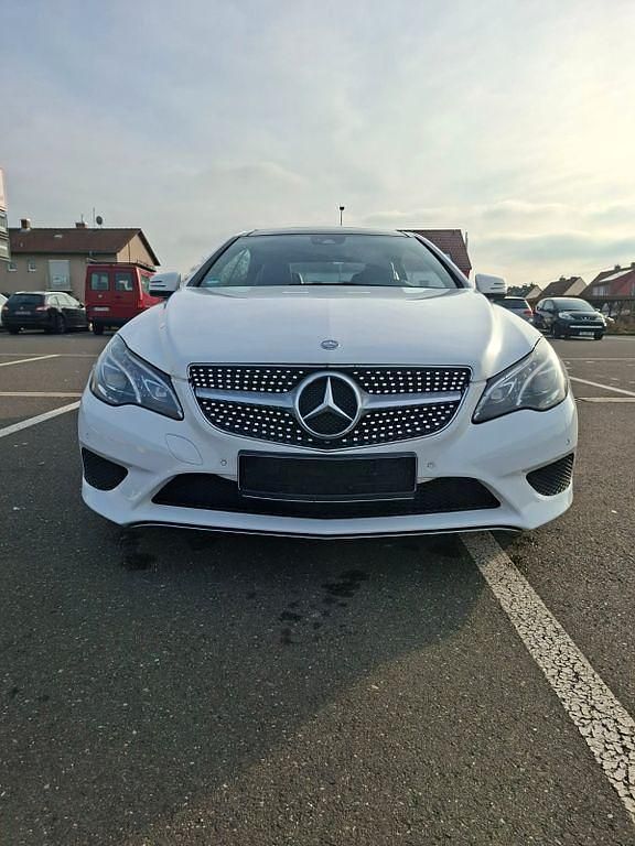 Gebraucht Mercedes E250 204 PS (150 kW) 2013 Weiß Coupé