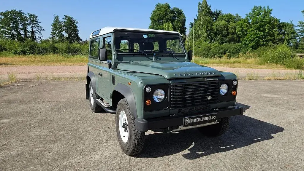Gebraucht Land Rover Defender 122 PS (89 kW) 2011 Grün Kombi