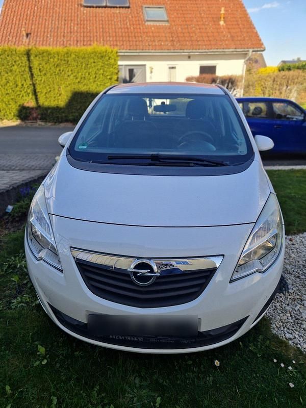 Gebraucht Opel Meriva 101 PS (74 kW) 2010 Weiß Van / Kleinbus