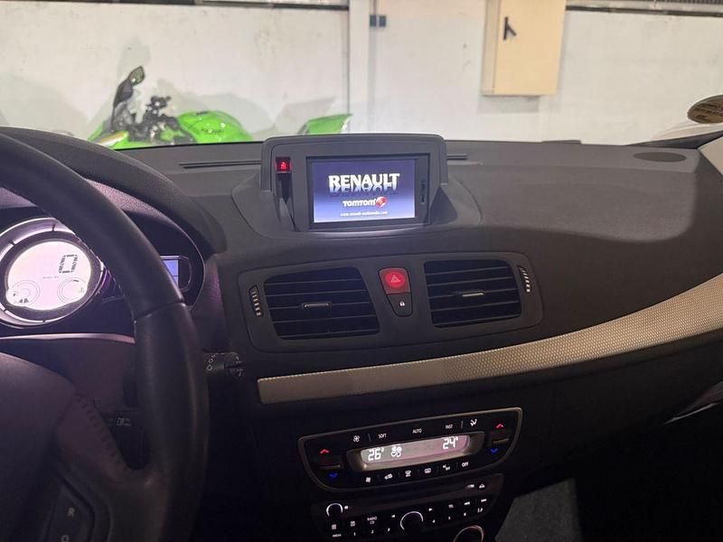 Gebraucht Renault Mégane III Dynamique 131 PS (96 kW) 2010 Blau Limousine