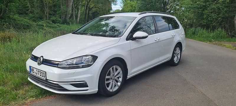Weiß Gebraucht 2020 VW Golf VIII United Kombi | 13.600 € (Superpreis) - Bild 1/4
