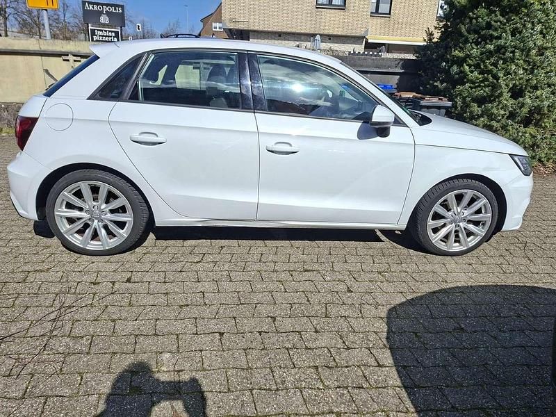 Gebraucht Audi A1 Basis 95 PS (69 kW) 2016 Weiß Kleinwagen